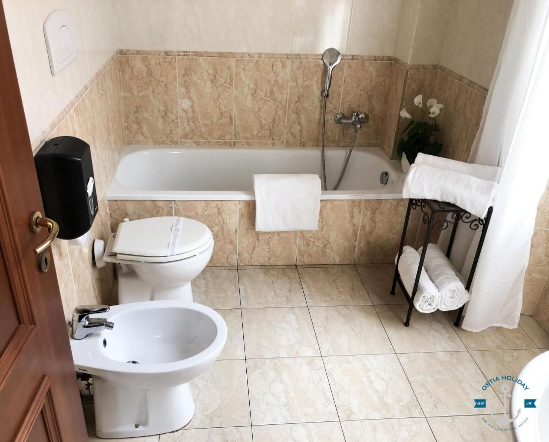 Appartamento Loft ลิโด ดิ ออสเตีย ภายนอก รูปภาพ